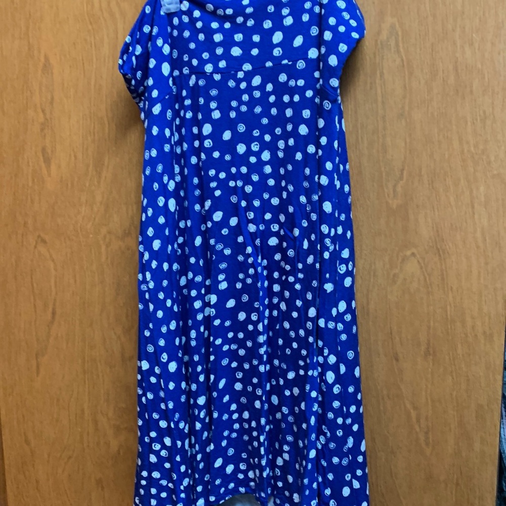 LuLaRoe Azure skirt blue background with white design